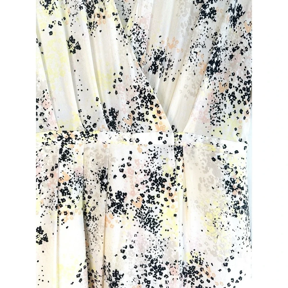 Equipment Tavine 100% Silk Wrap Dress Pockets Kimono Sleeve Abstract Floral Sz 4